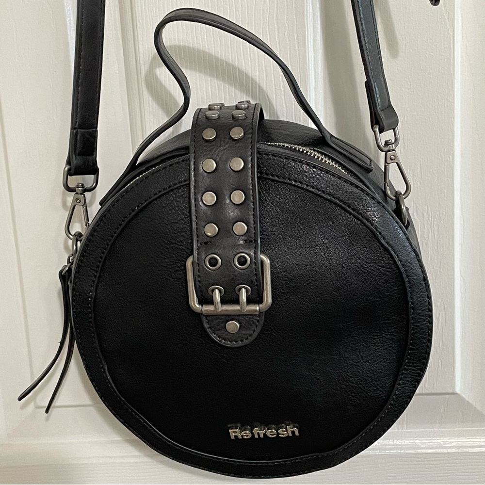 Refresh Black Circular Convertible Crossbody Bag Minimalist Streetwear Goth